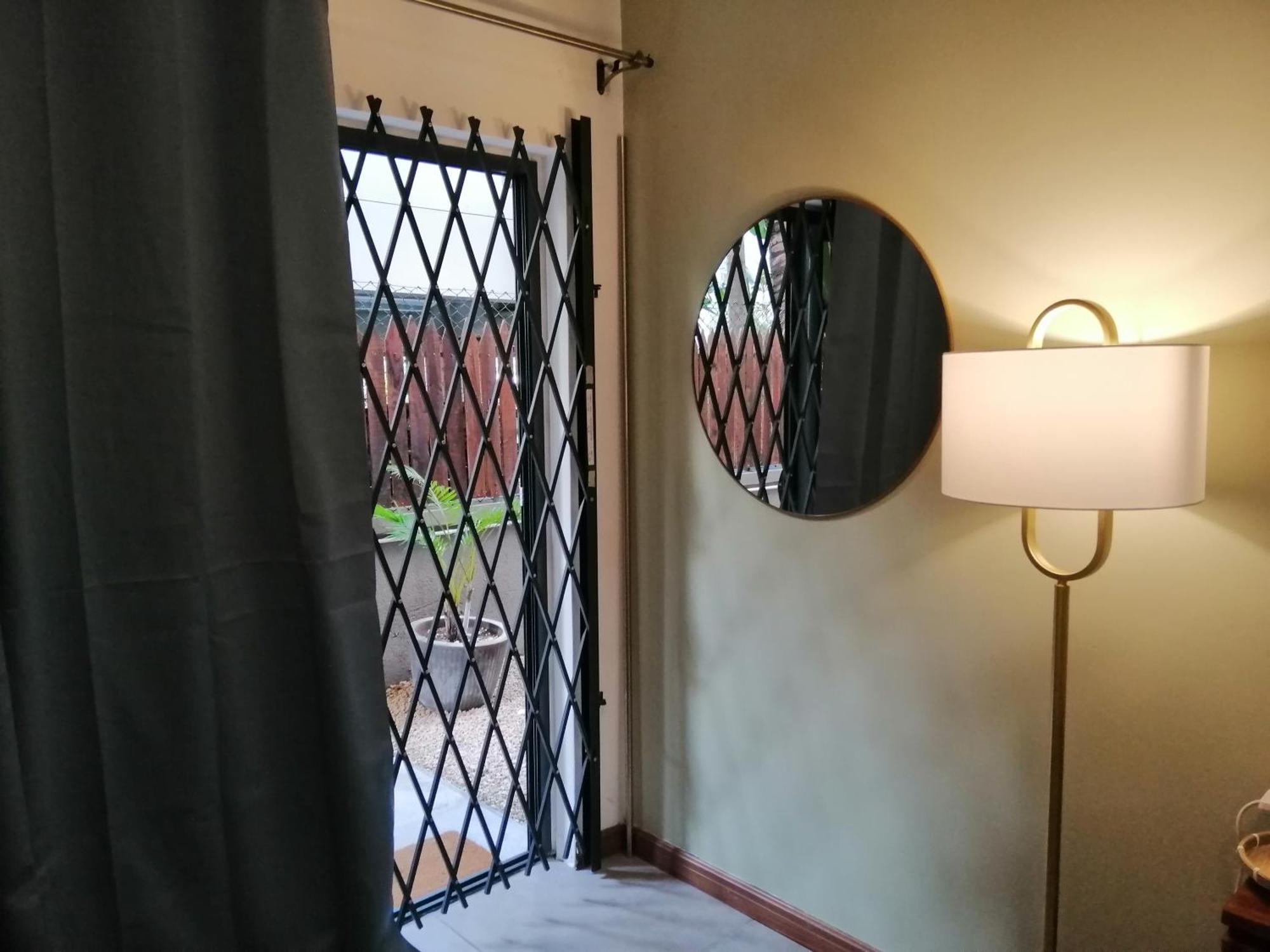 Newly Renovated Studio Apartment With Rooftop Pool, Few Steps To The Beach Flic-en-Flacq 外观 照片